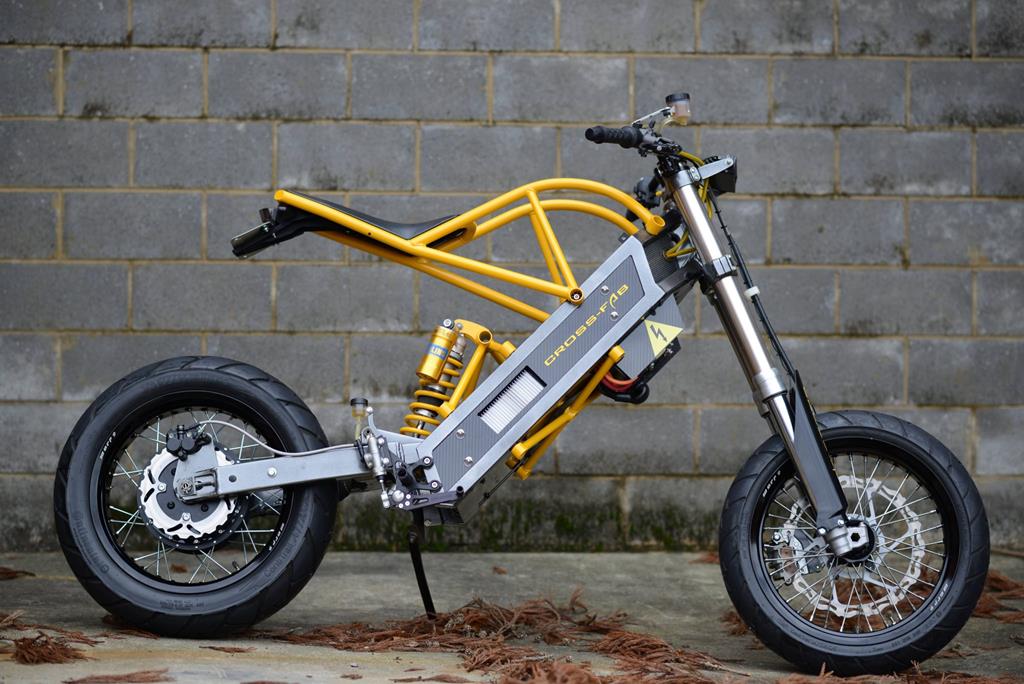 ExoDyne Electric Motorcycle by Alan Cross