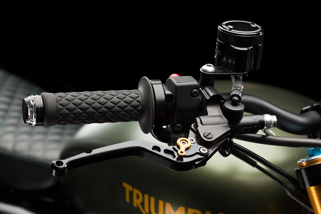 2014 Triumph Scrambler adjustable brake and clutch levers