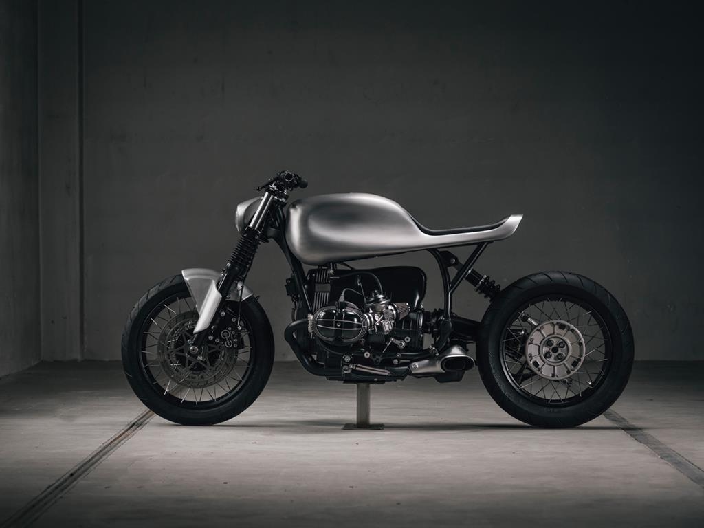 Custom BMW R100R Cafe Racer by Vagabund Moto