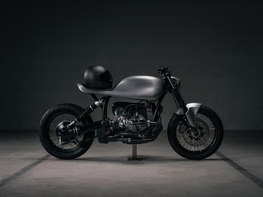 Custom BMW R100R Cafe Racer by Vagabund Moto