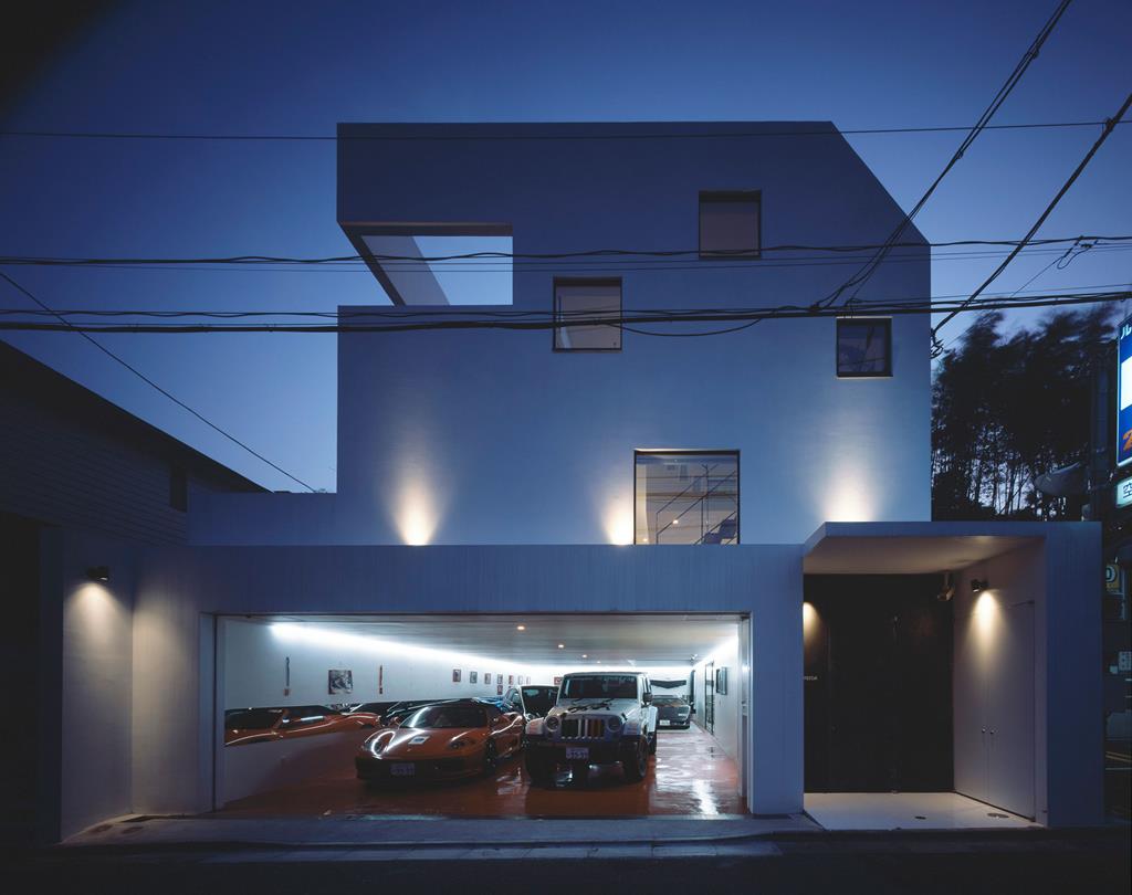 Kre House with Nine Car Garage in Tokyo